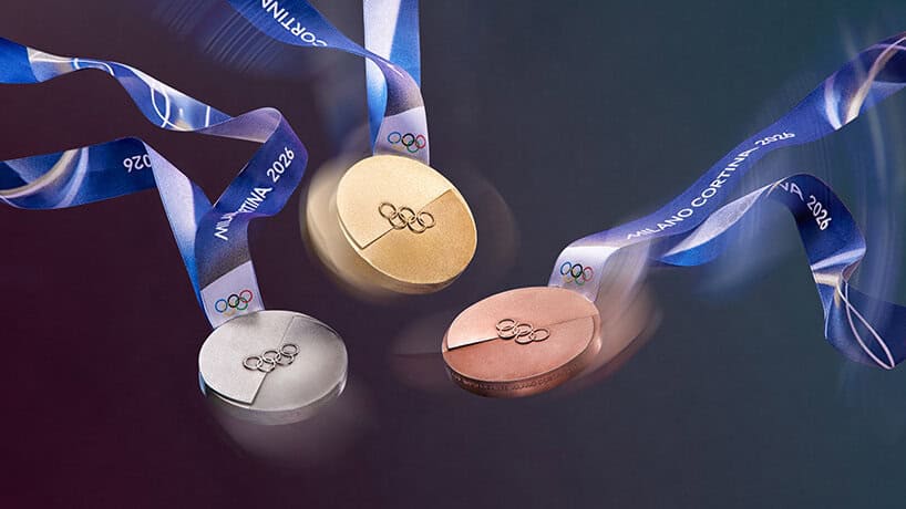 Medallas de oro, plata y bronce de los Juegos Olímpicos de Invierno Milán Cortina 2026 mostrando su elaboración italiana.